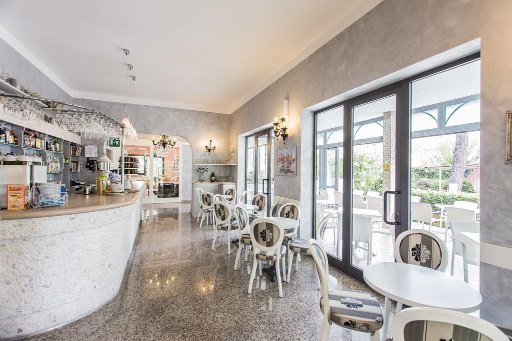 Hotel Giamaika Чезенатико Екстериор снимка