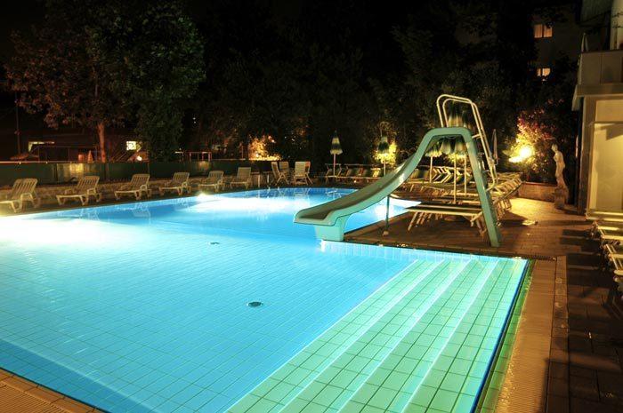 Hotel Giamaika Чезенатико Екстериор снимка
