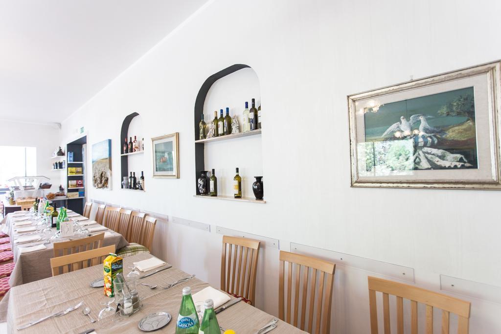 Hotel Giamaika Чезенатико Екстериор снимка