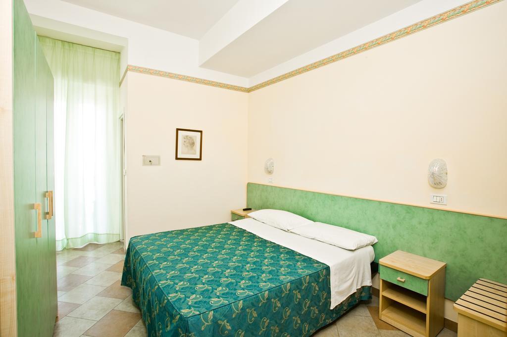 Hotel Giamaika Чезенатико Екстериор снимка