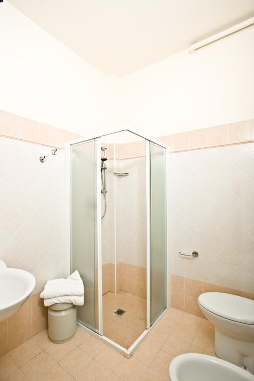 Hotel Giamaika Чезенатико Екстериор снимка