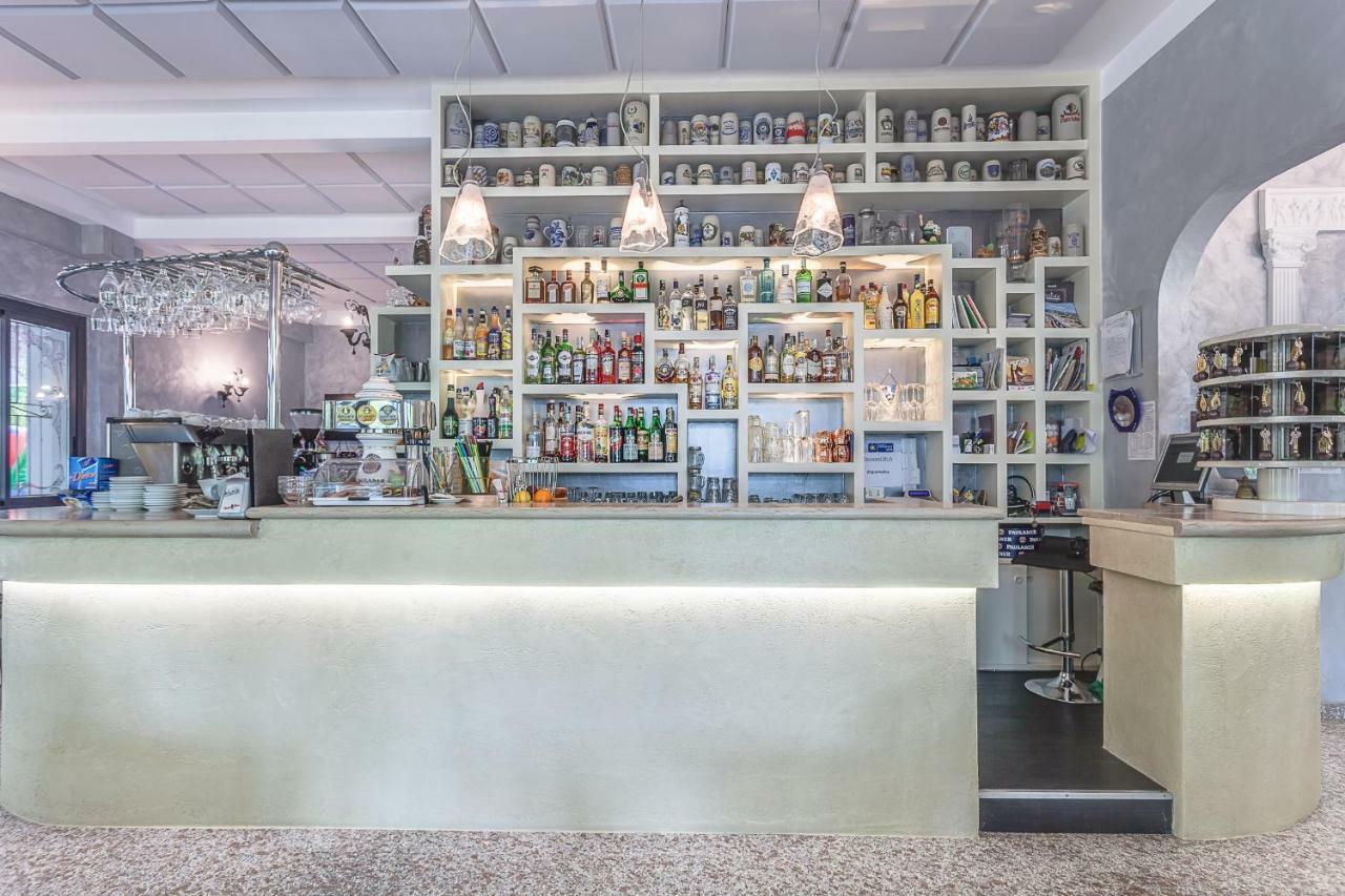 Hotel Giamaika Чезенатико Екстериор снимка